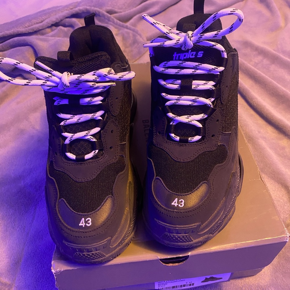 Balenciaga triple s size 10us color black worn a couple times